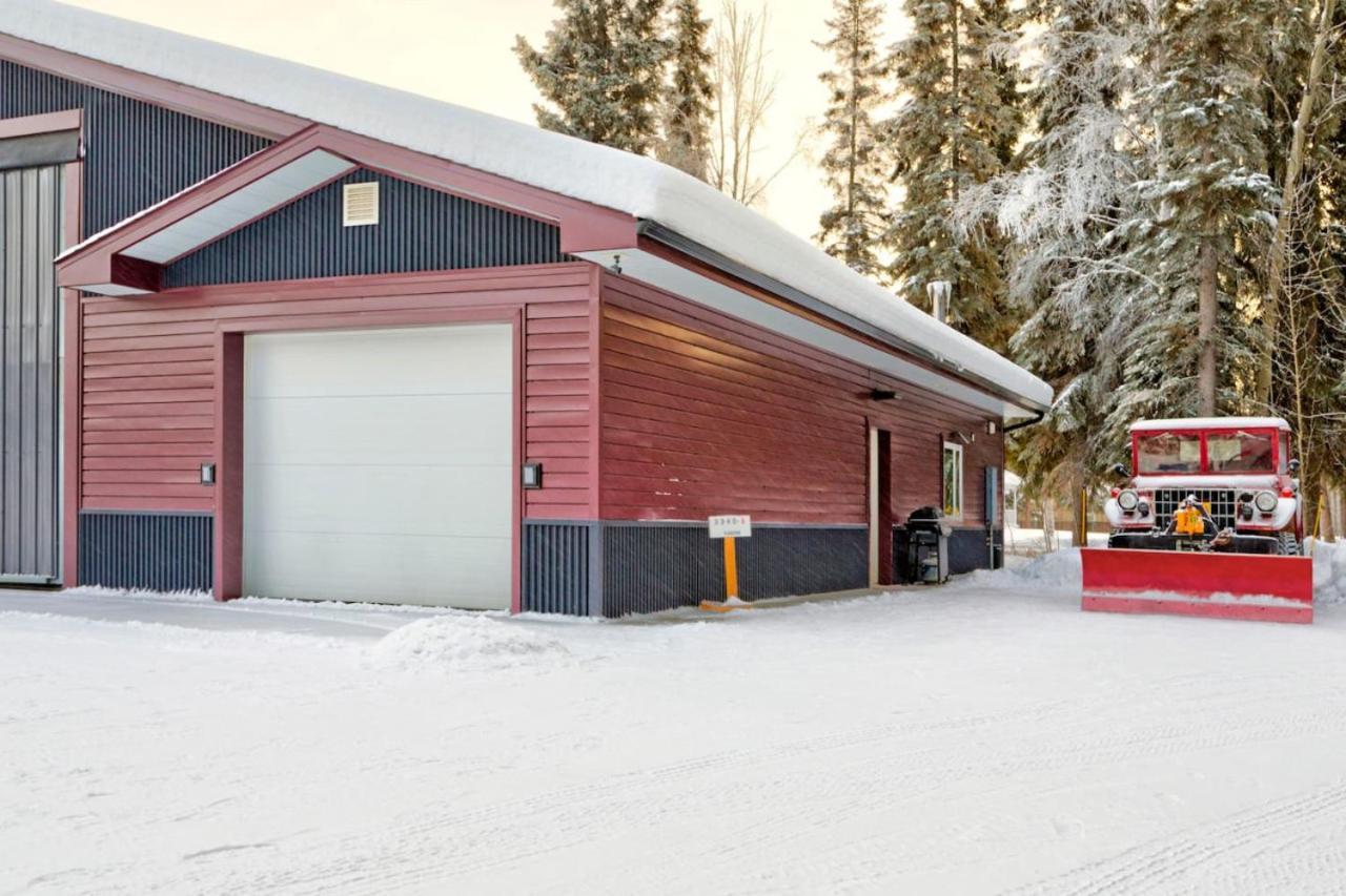 Biplane Hangar Bighorn Room North Pole Εξωτερικό φωτογραφία