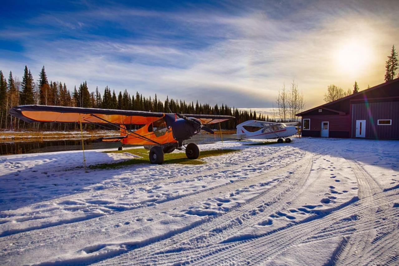 Biplane Hangar Bighorn Room North Pole Εξωτερικό φωτογραφία